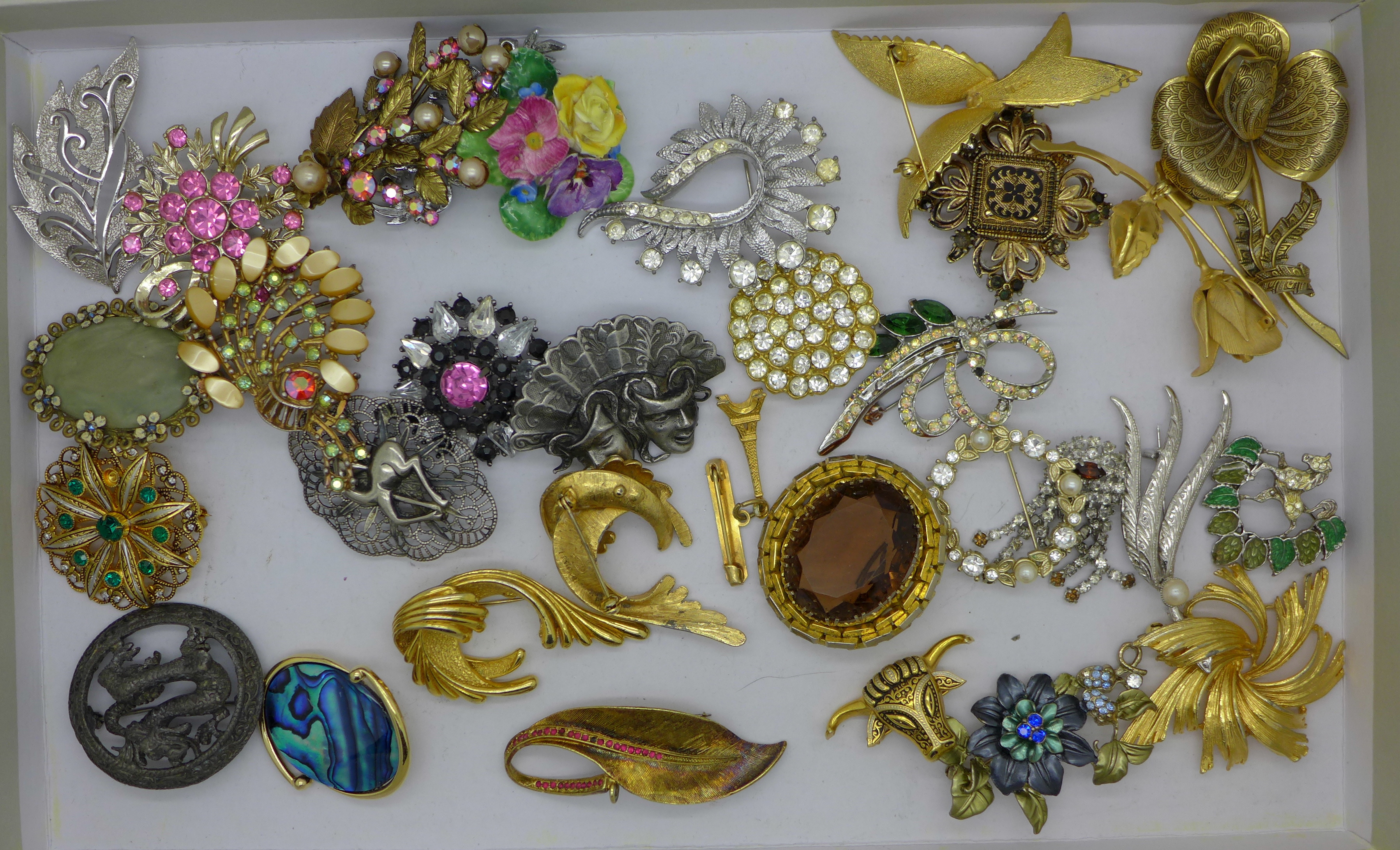 Assorted costume brooches