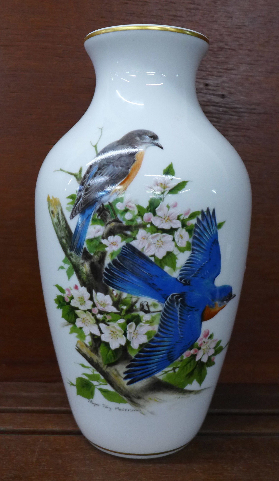 A Kaiser for Danbury Mint vase, Bluebirds,