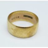 A 9ct gold wedding band, 8.