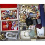 Costume jewellery, cufflinks, watch, etc., 3.