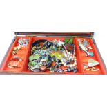 A jewellery case with costume jewellery, total weight 2.