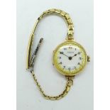 A lady's 9ct gold cased wristwatch,