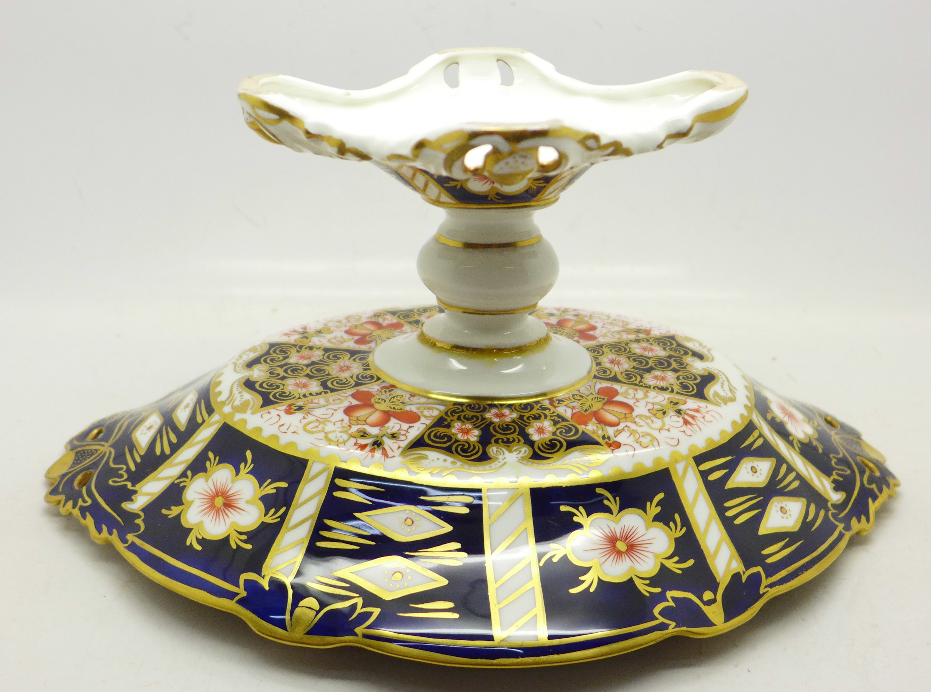 A Royal Crown Derby 2451 Imari sweetmeat dish, restored, 26. - Image 3 of 5