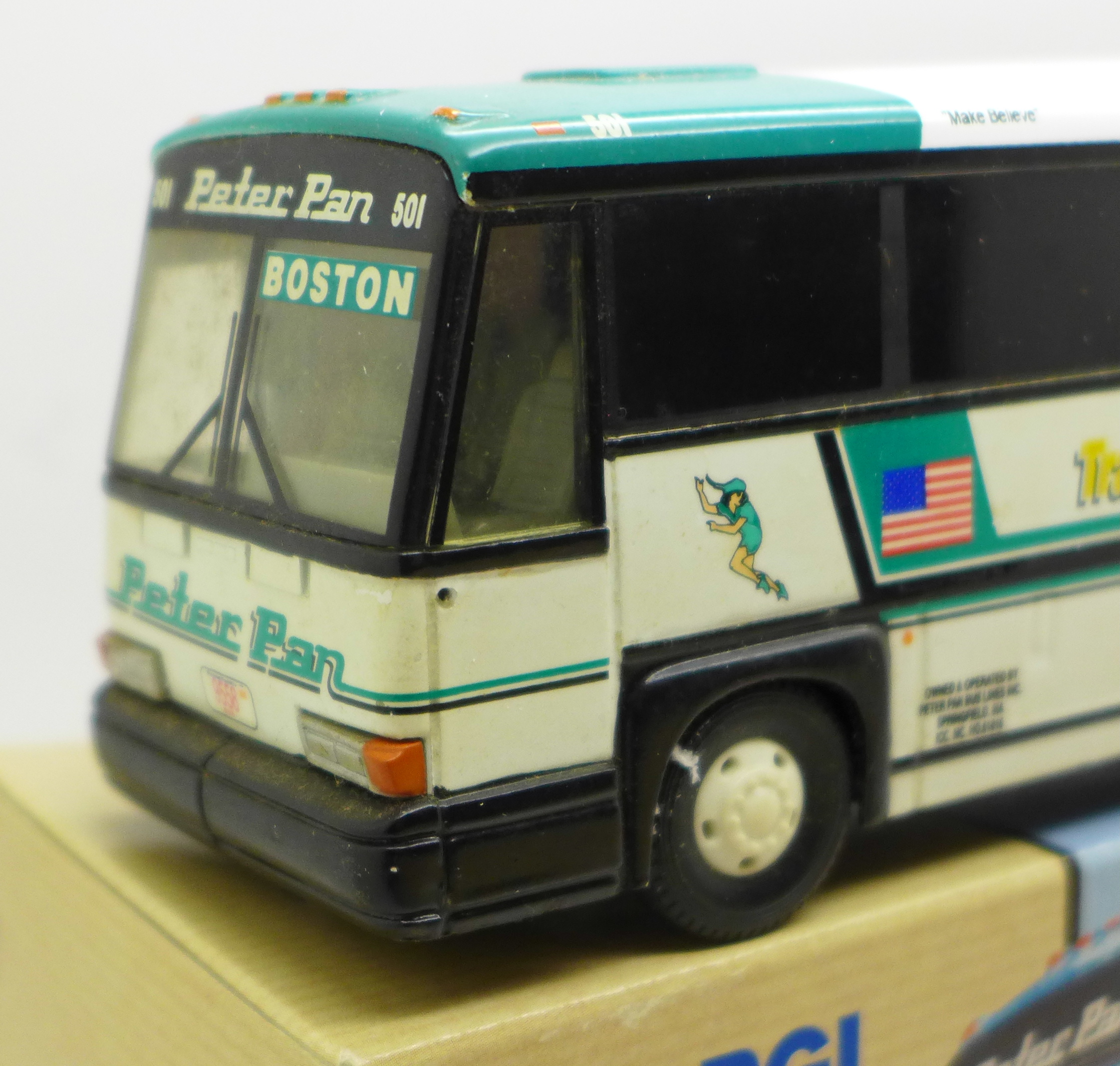 A Corgi Peter Pan Trailways die-cast model bus, 98422, and a die-cast Wallace Arnold coach, - Image 3 of 3