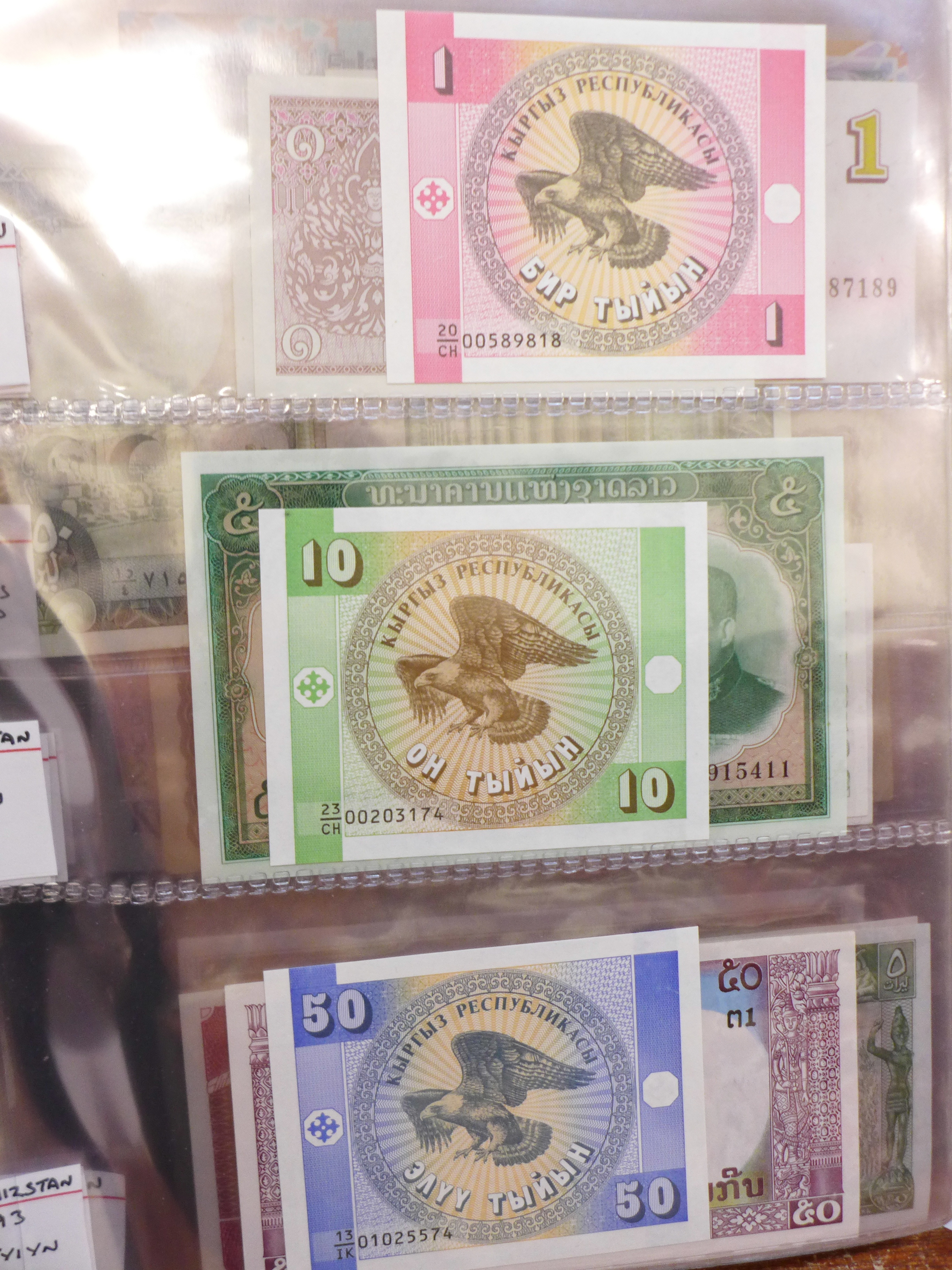 A large collection of foreign banknotes, - Image 6 of 6