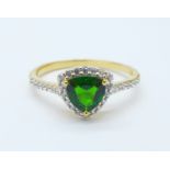 A silver gilt trilliant cut Russian diopside and cubic zirconia ring,