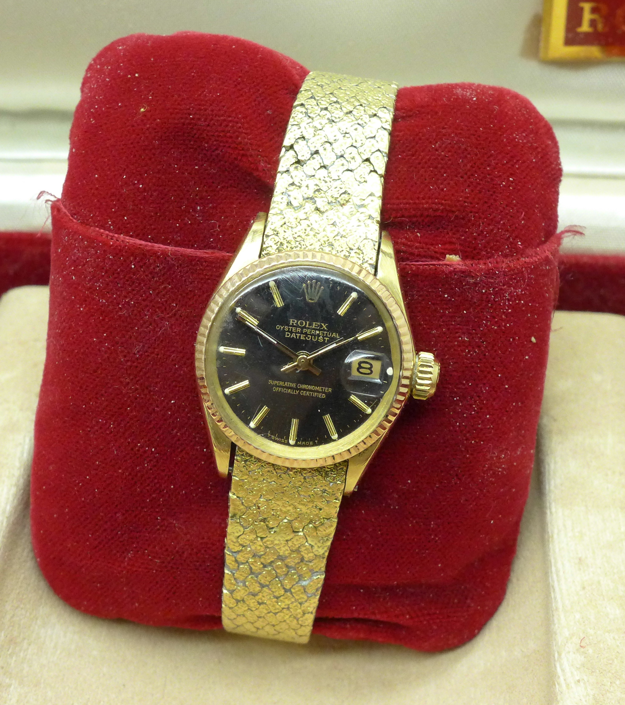 A lady's 18ct gold cased Rolex Oyster Perpetual Datejust wristwatch on an 18ct gold Rolex bracelet - Image 2 of 11