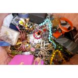 A large quantity of fashion jewellery, 9.