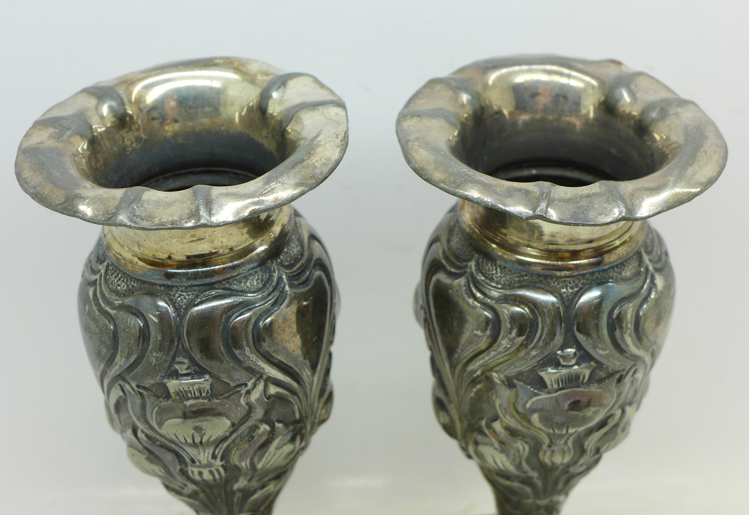 A pair of Art Nouveau plated vases, 17. - Image 2 of 3