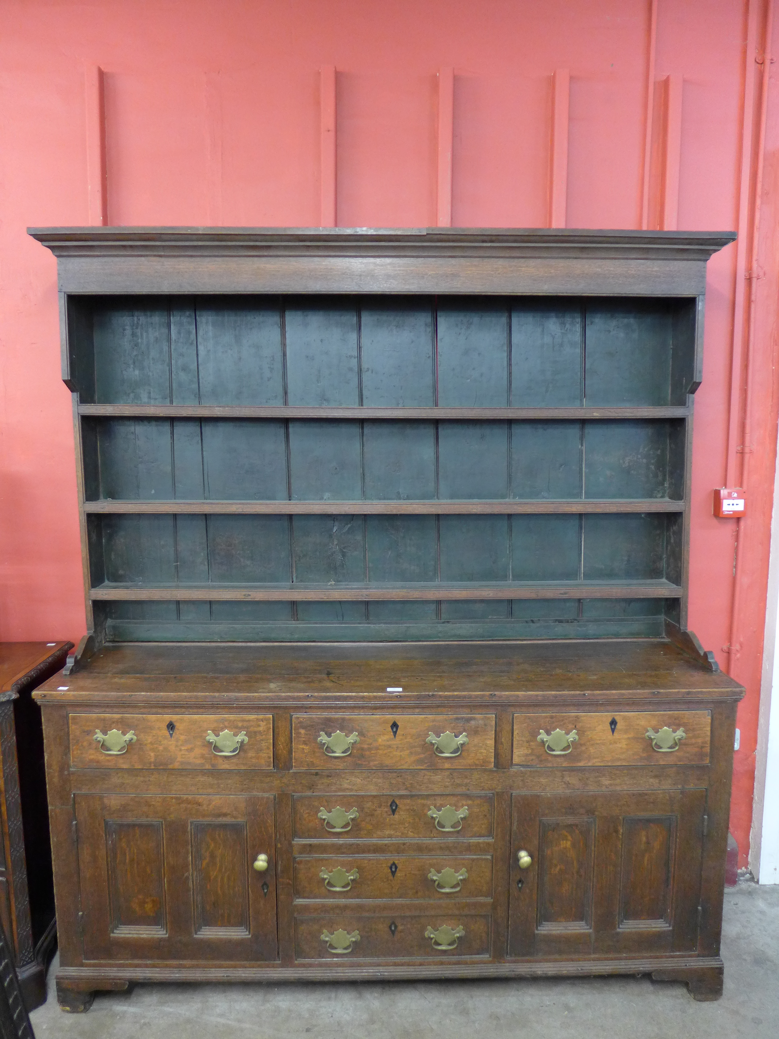 A George III oak dresser - Image 2 of 2