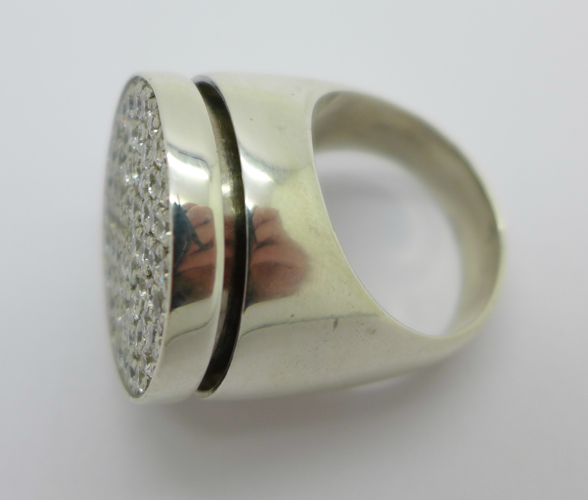 A large stone set silver ring, 42g, Z, - Image 2 of 2