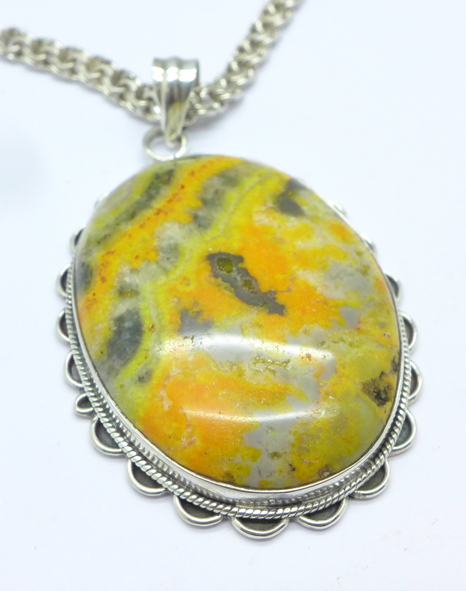 A silver, agate set pendant on a long silver chain, - Image 2 of 3