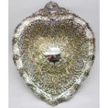 A pierced silver bowl, Chester 1899, 214g,