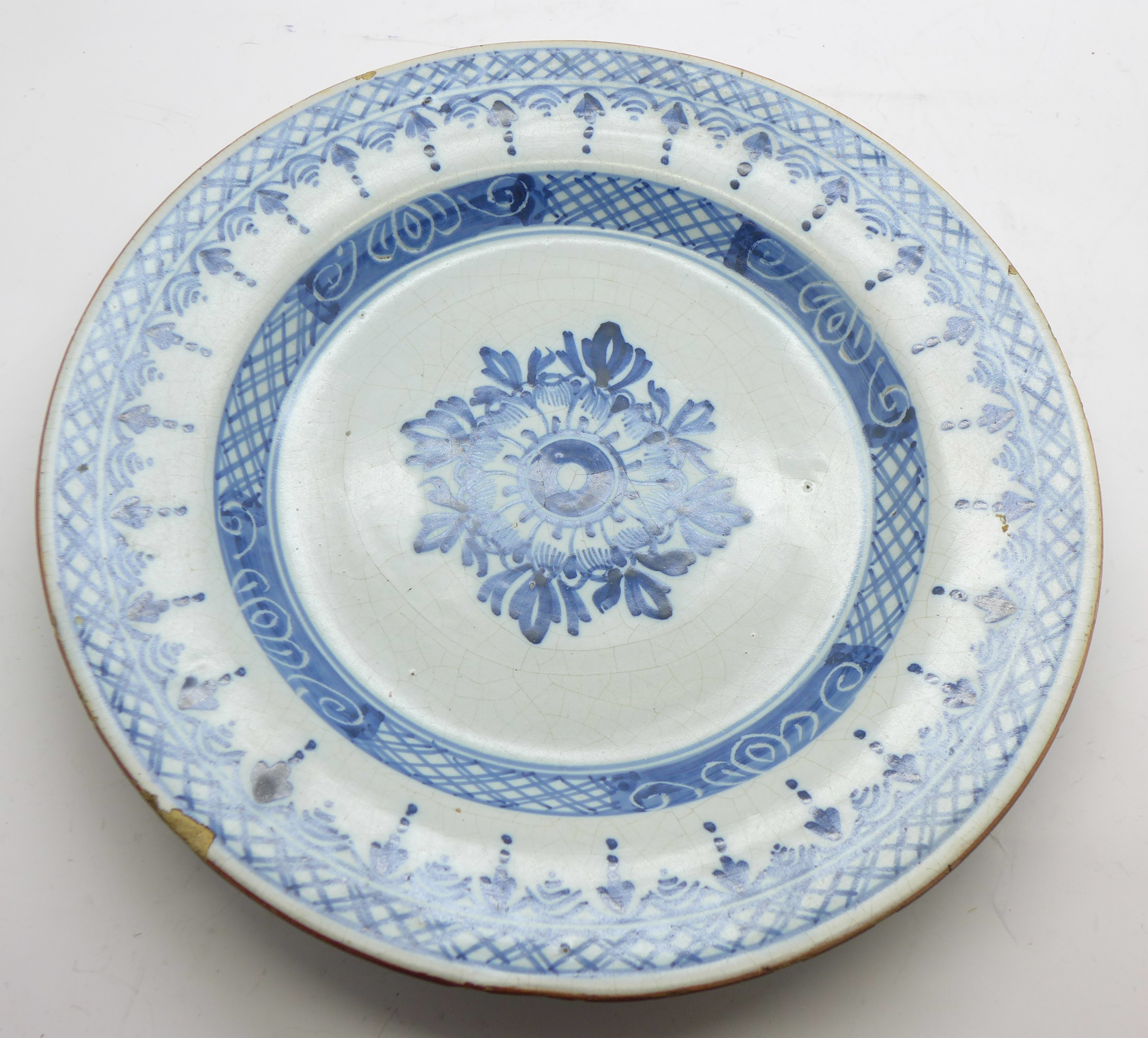 An 18th Century Delft plate, 23cm,