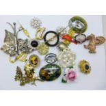 Assorted brooches