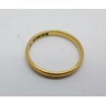 A 22ct gold wedding ring, 1.