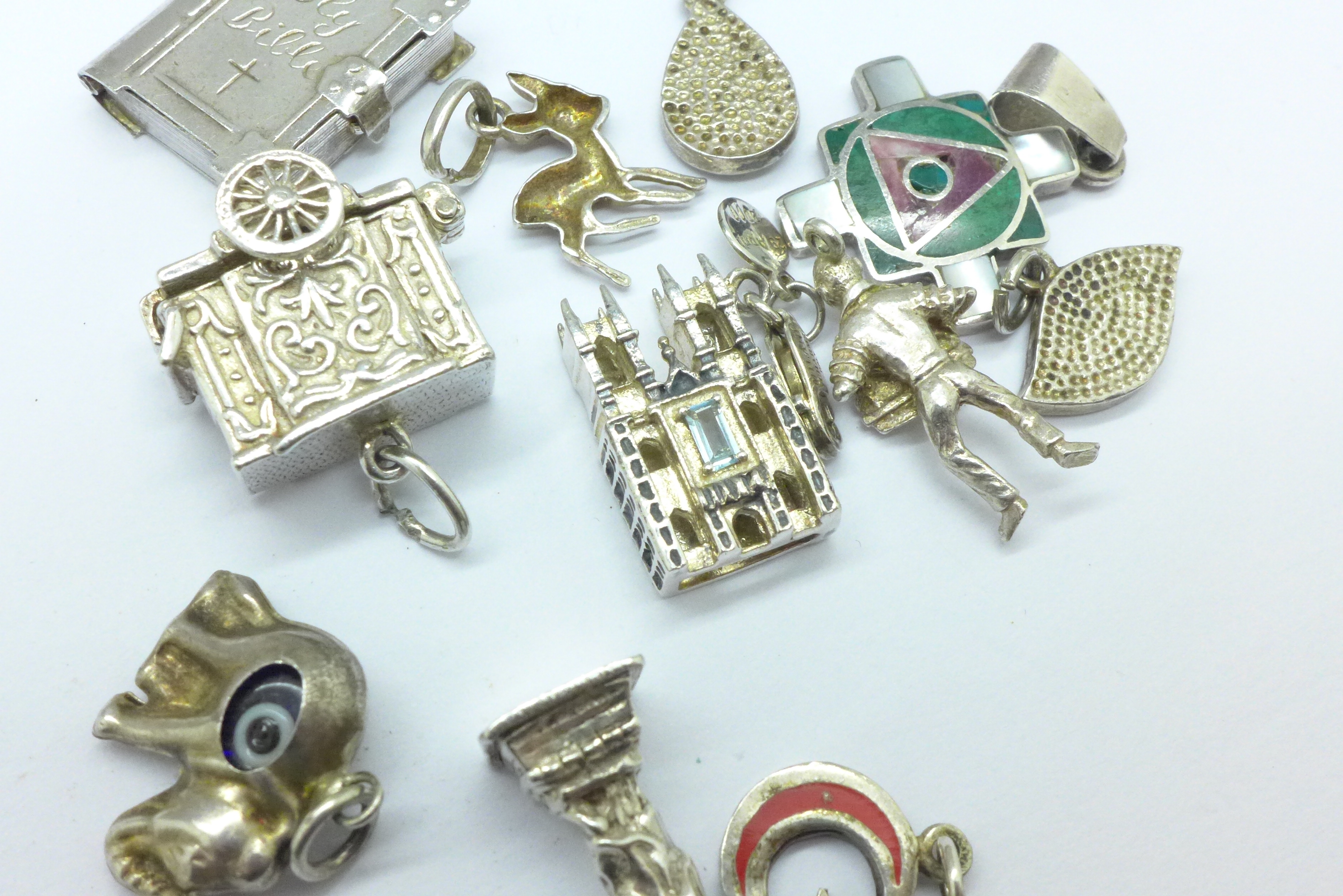 Four bank note charms and other charms including Statue of Liberty - Image 2 of 2