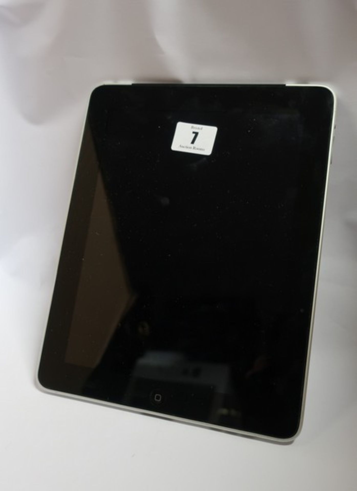An Apple iPad 1st Gen (Wi-Fi/3G/GPS) A1337 64GB (IMEI: 012223000730618) (Activation clear).