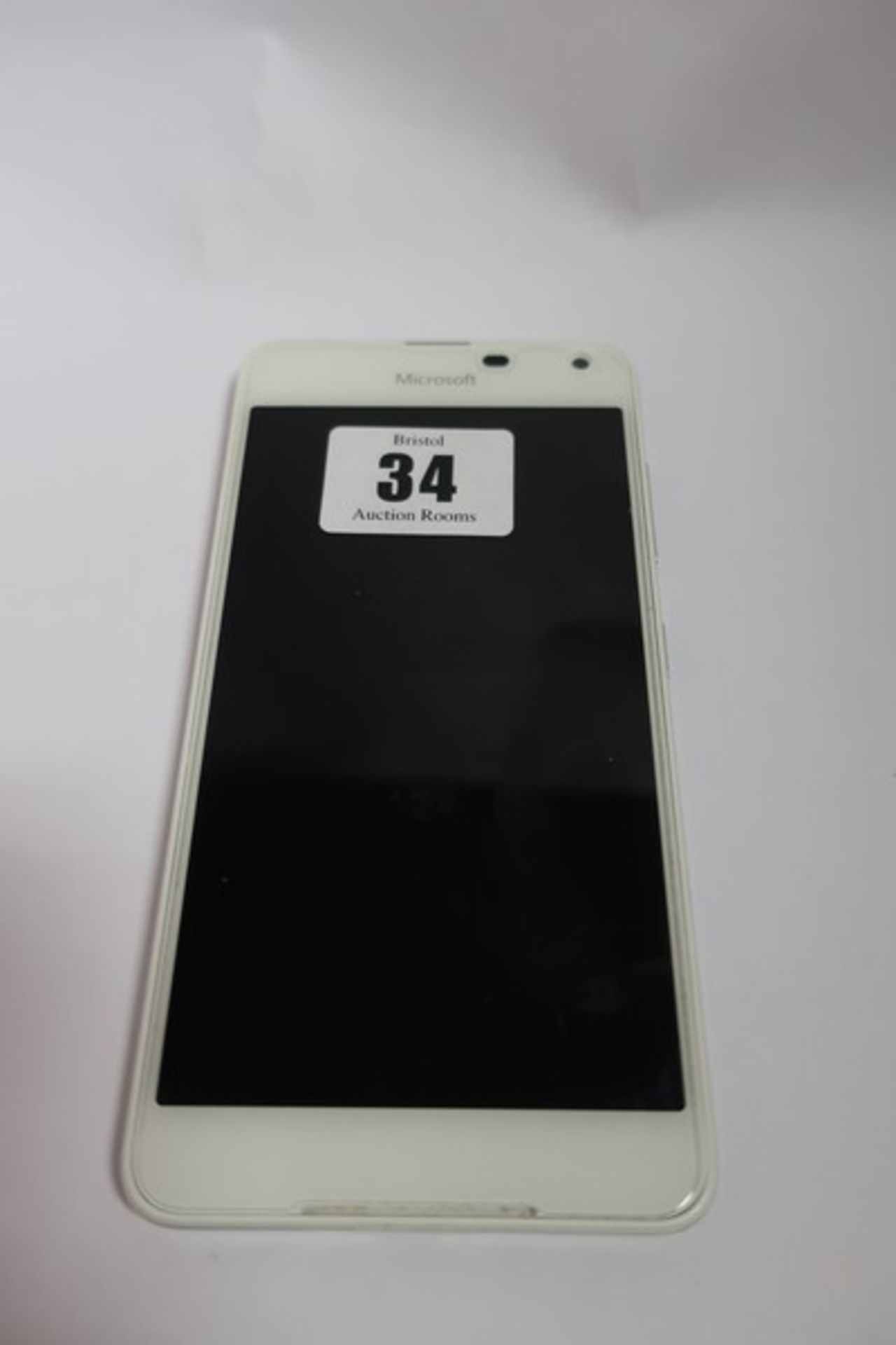 A Microsoft Lumia 650 16GB in White (IMEI: 355126079241265) (FRP clear).