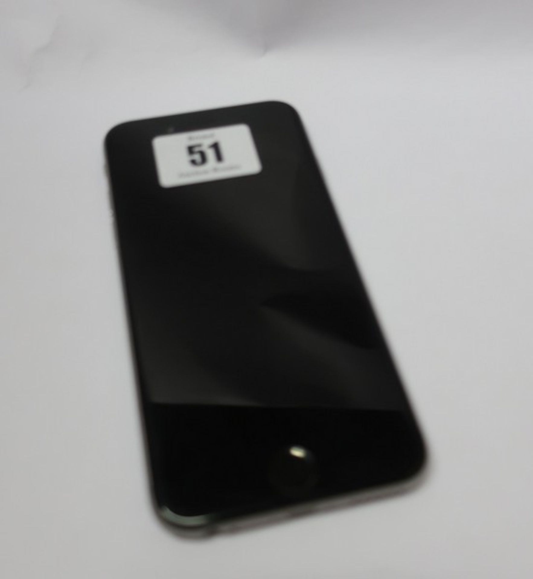 An Apple iPhone 6 A1586 16GB in Space Grey (IMEI: 354427062075665) (Activation clear).