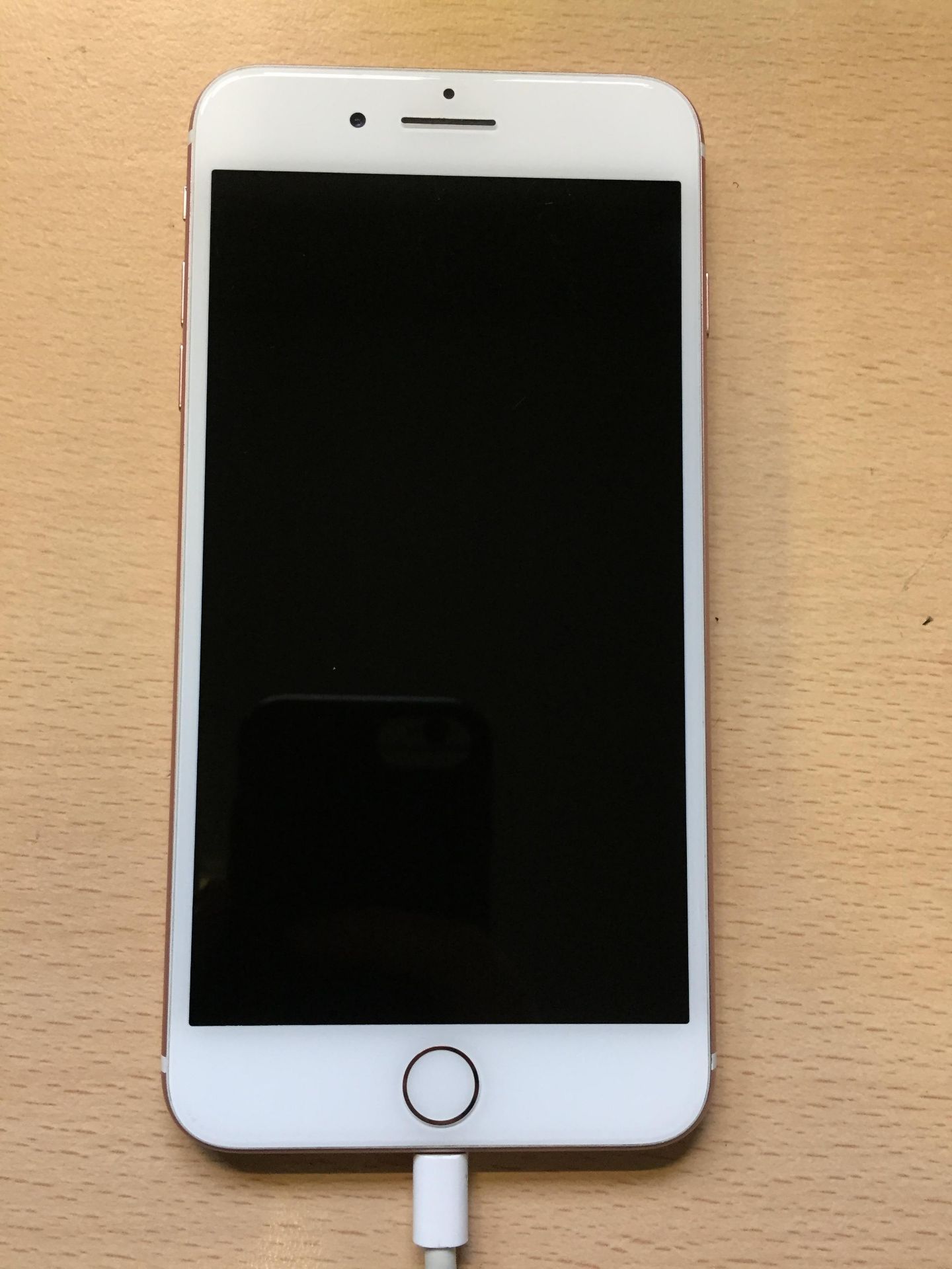 An Apple iPhone 7 Plus 32GB A1784 in Rose Gold (IMEI: 356572082490812) (Activation clear). - Image 6 of 6