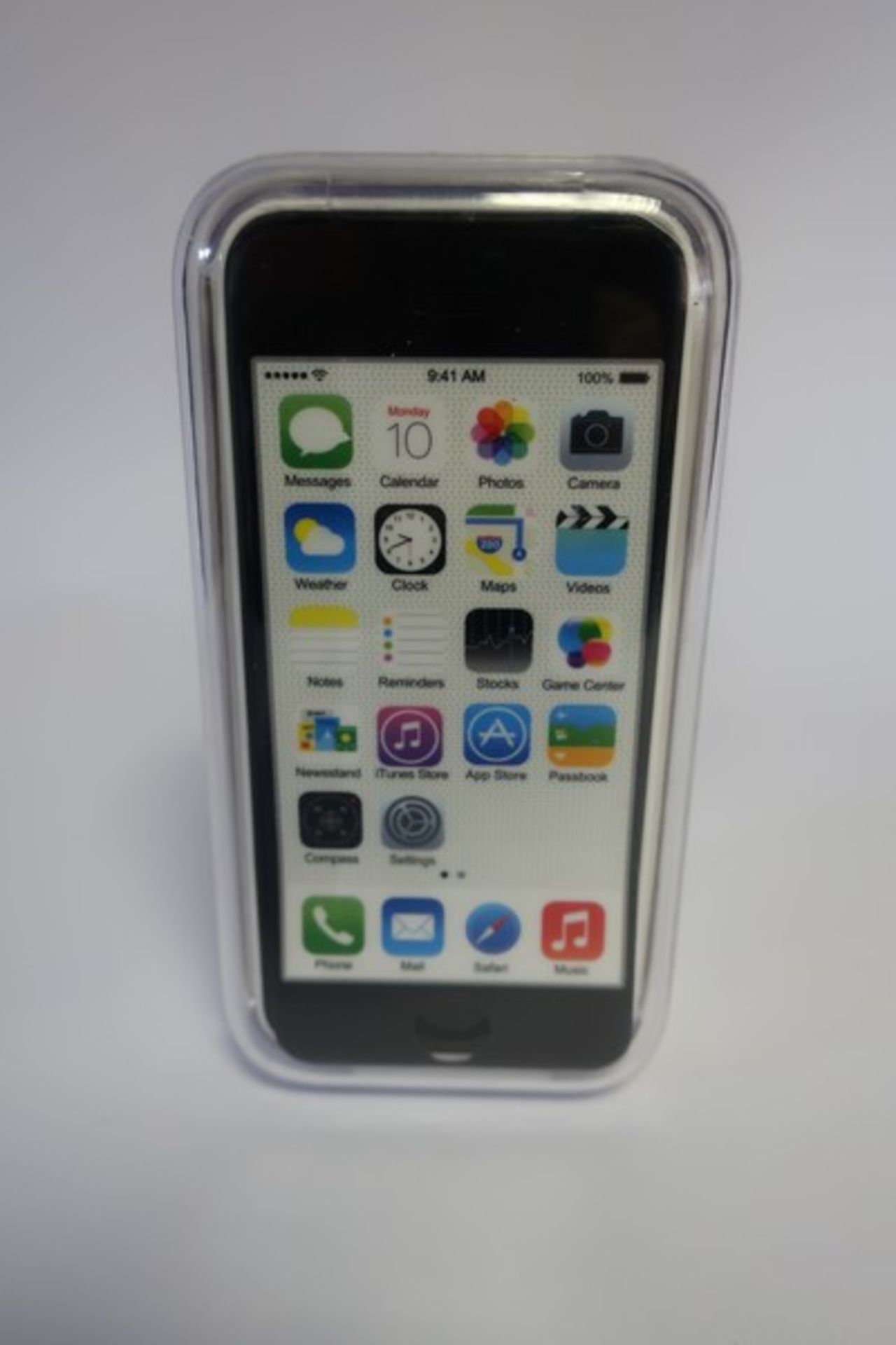 A boxed as new iPhone 5C 32GB model A1532 in white (IMEI; 358533052901202).