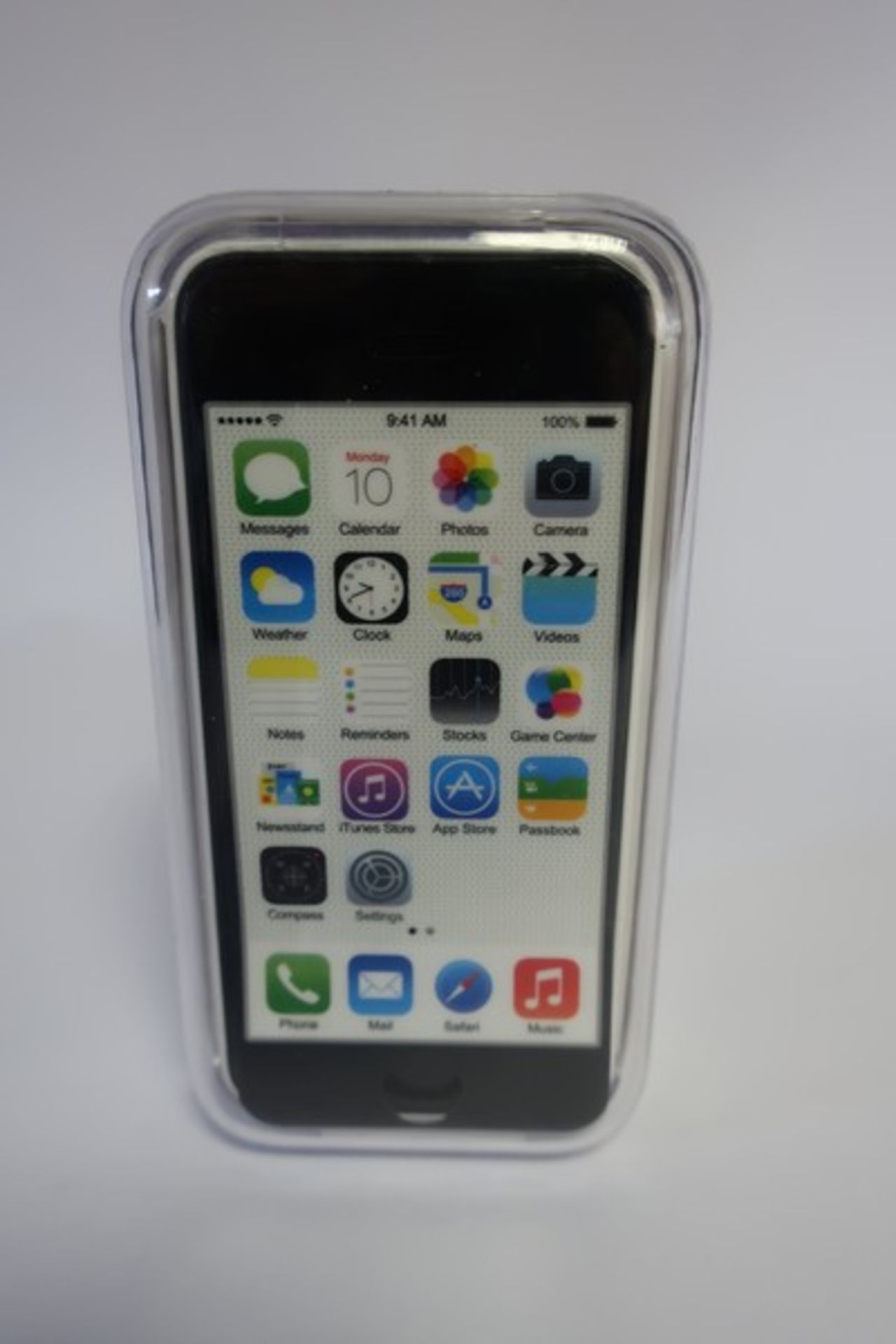 A boxed as new iPhone 5C 32GB model A1532 in white (IMEI; 357991052694238).