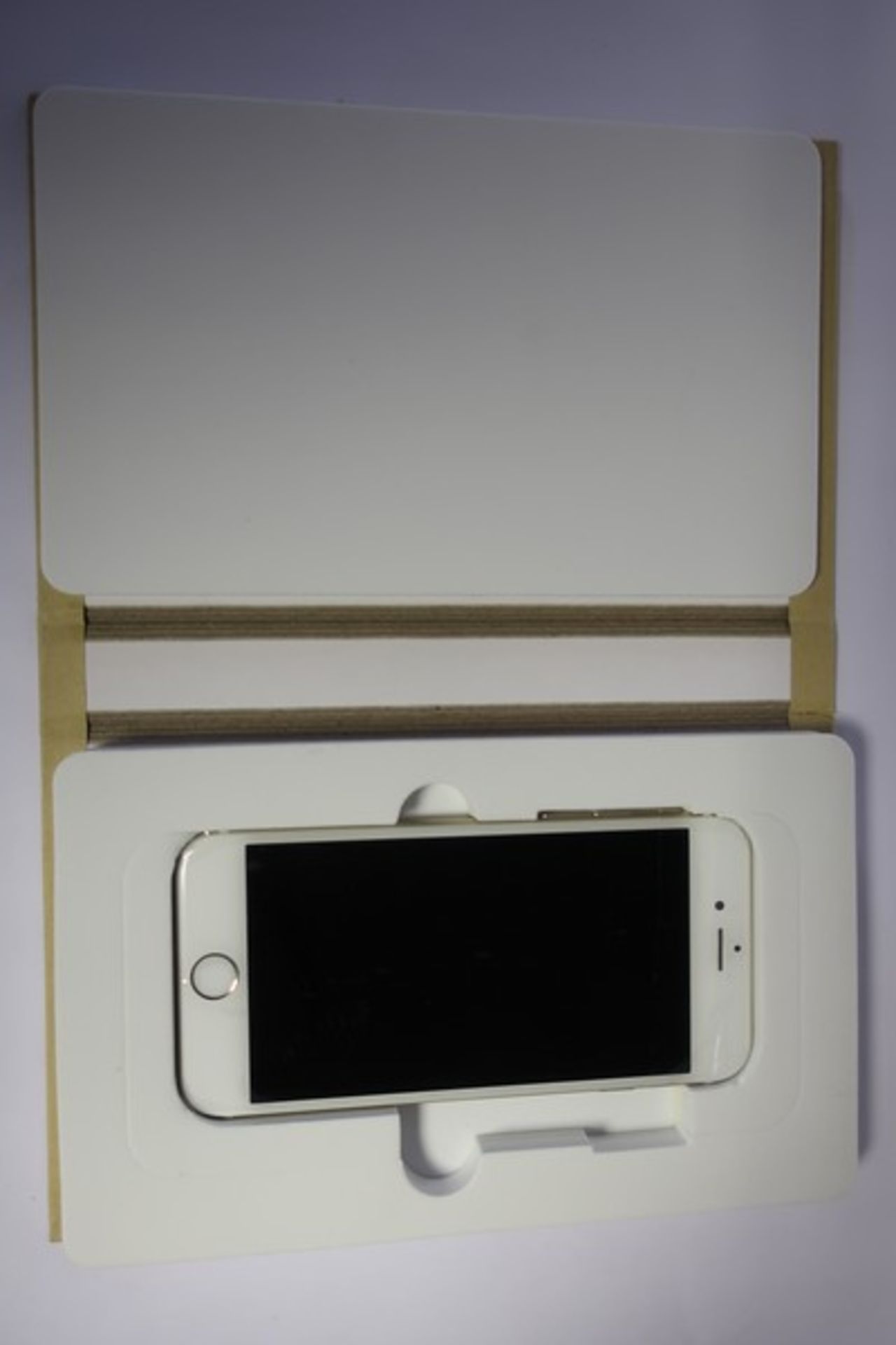 A refurbished iPhone 6 16GB in gold (IMEI 359299064696201 Activation Clear).