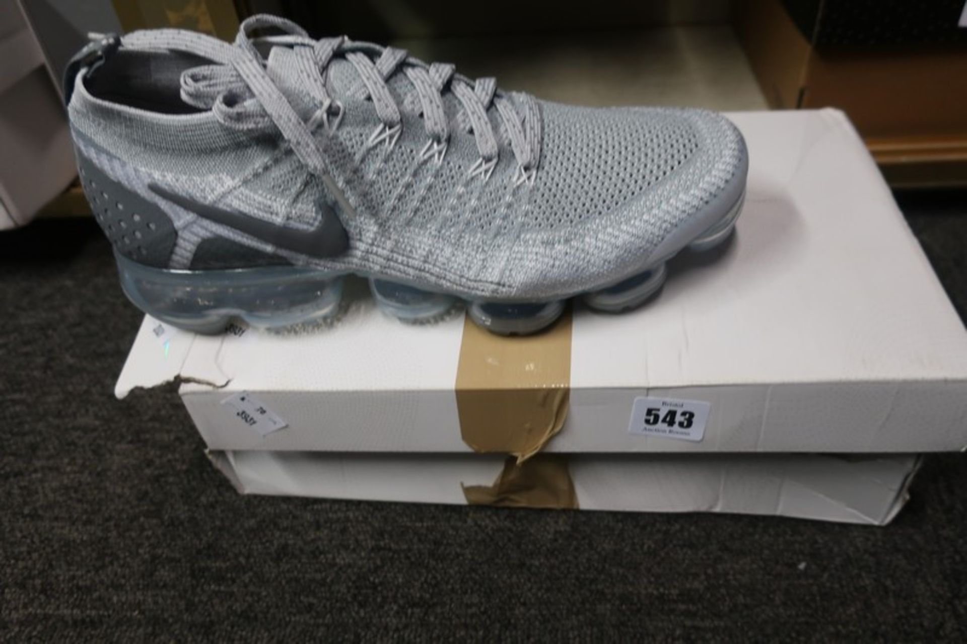 A pair of as new Nike Air Vapormax Flyknit 2 trainers (UK 9).
