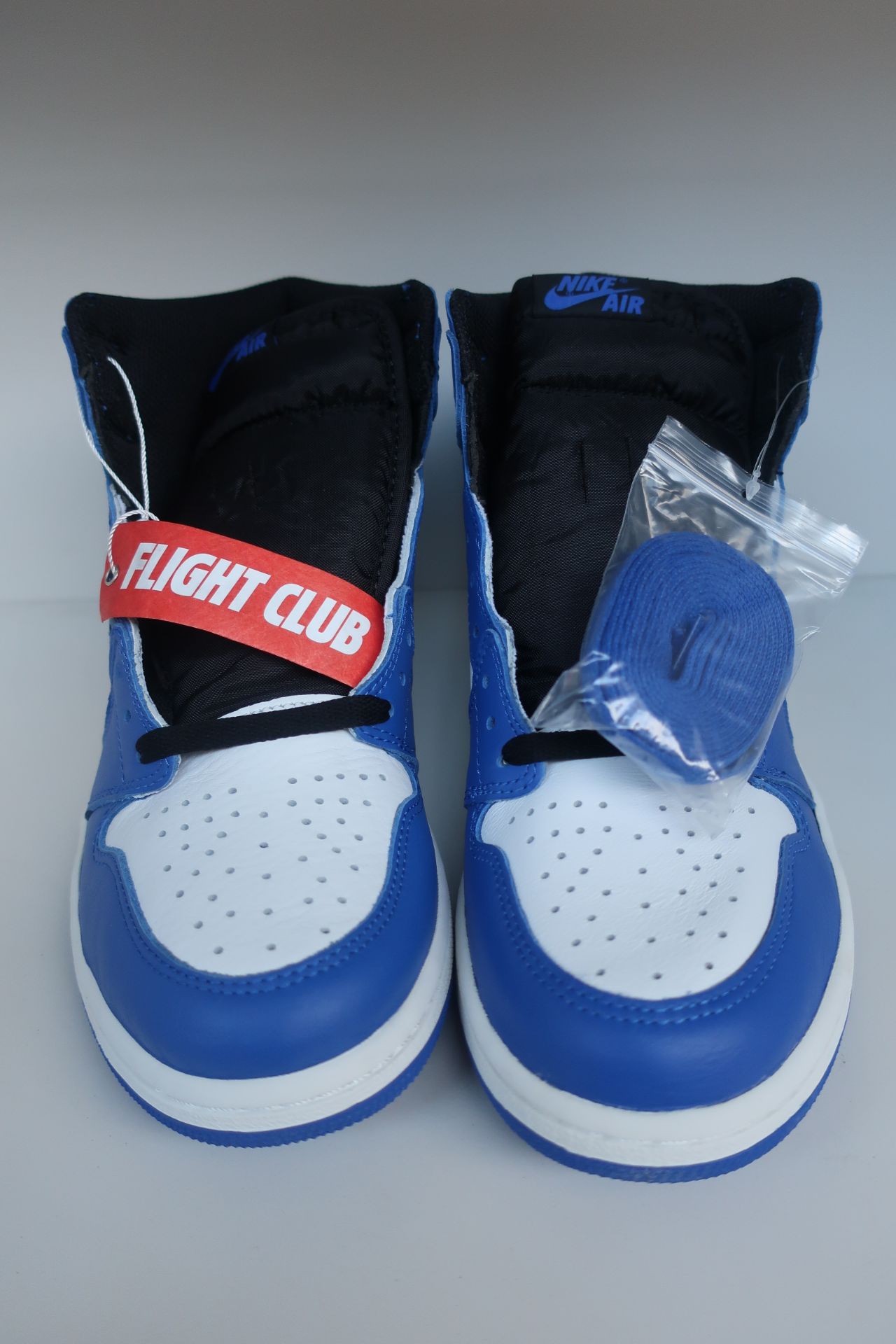 A pair of as new Nike Air Jordan 1 Retro hi-tops (UK 9). - Image 5 of 7