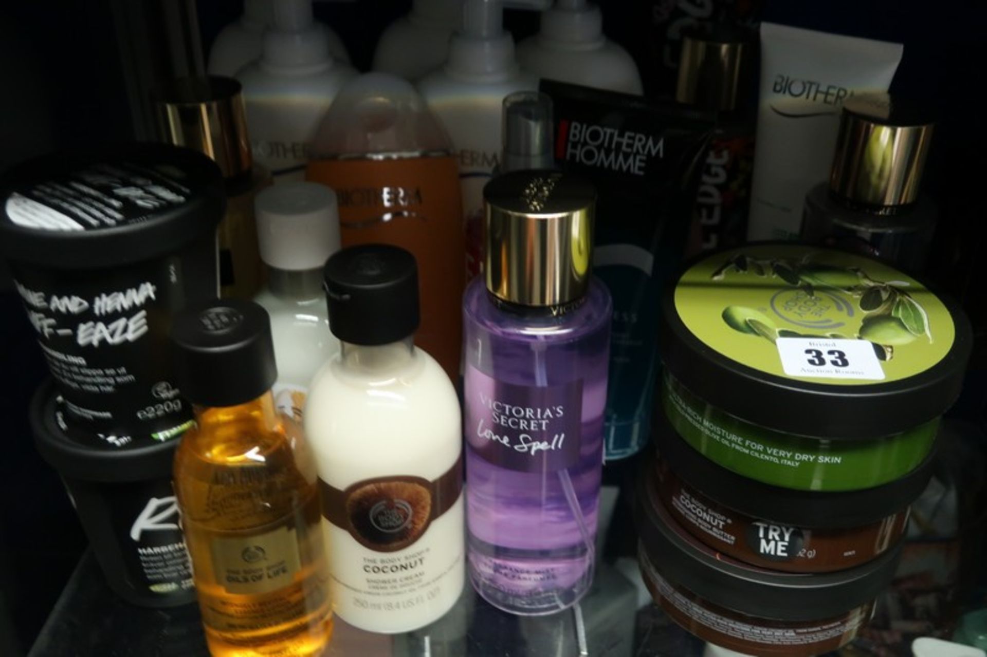 A quantity of beauty products to include Body Shop, Lush, Biotherm, Victoria's Secret (Approximately
