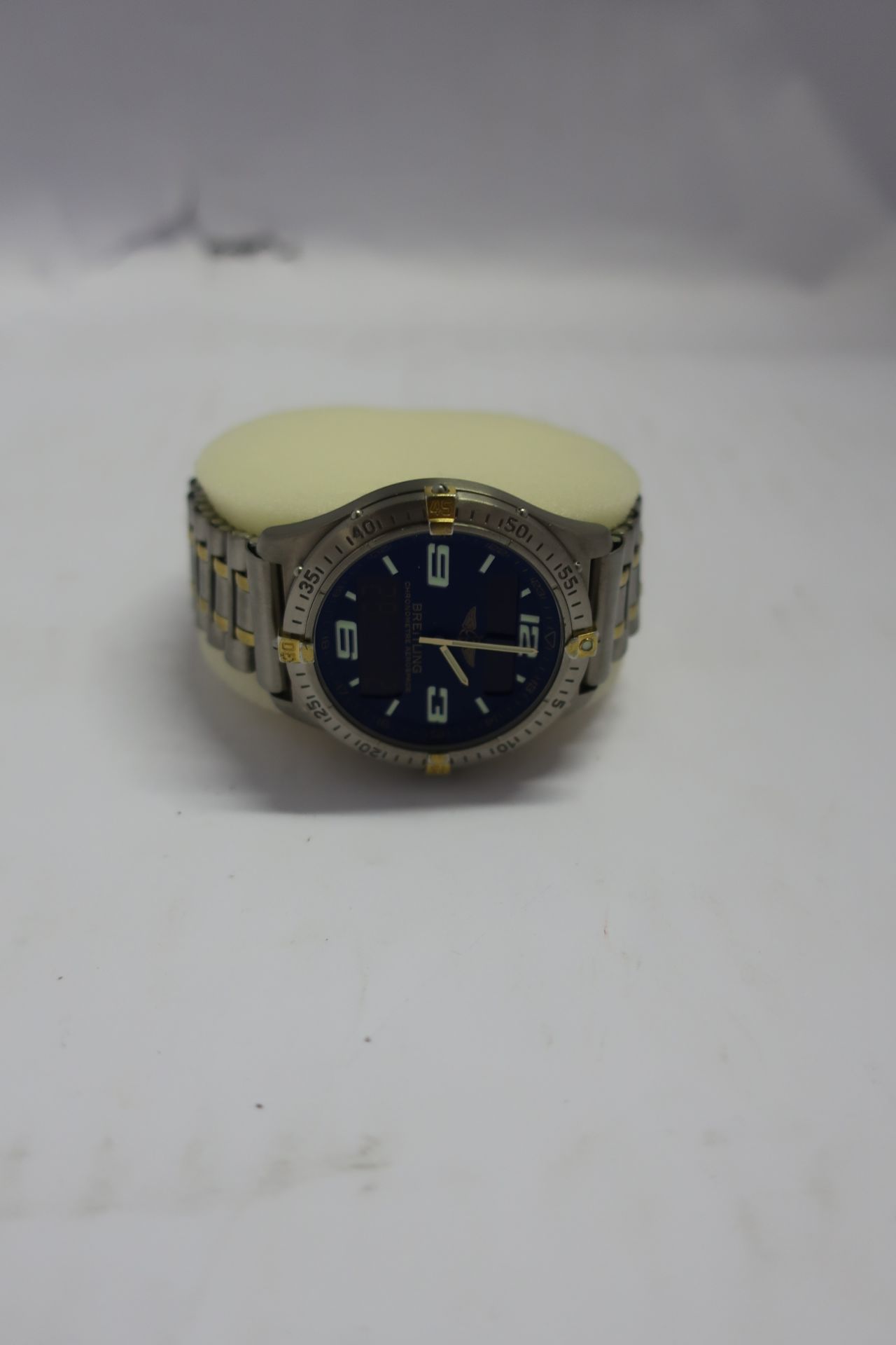 One man's pre-owned Breitling Aerospace chronometer quartz watch (Recently repaired/serviced). - Image 2 of 4