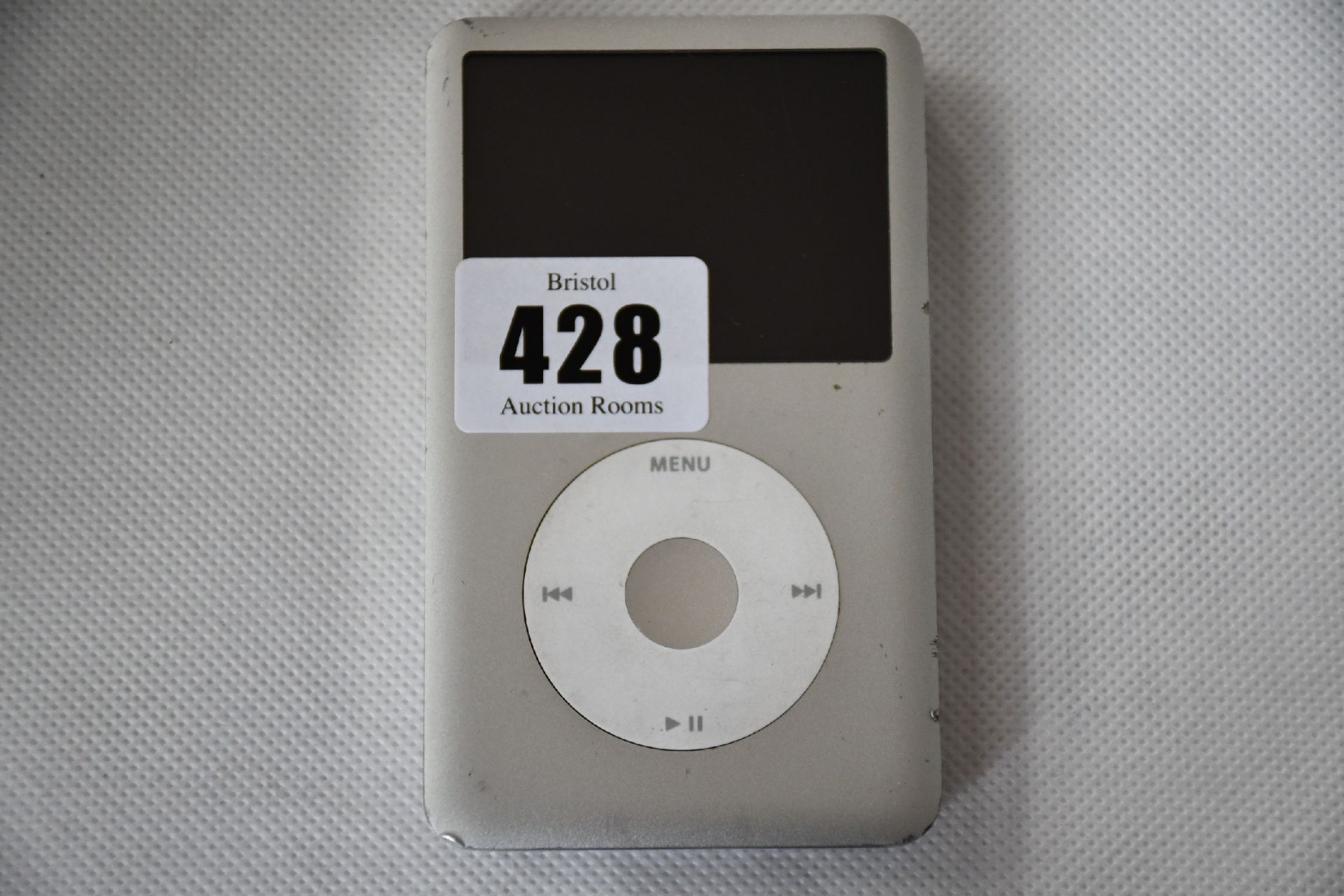 A pre-owned Apple iPod Classic 7th Gen (A1238/MC293) 160GB in Silver (Some cosmetic damage).