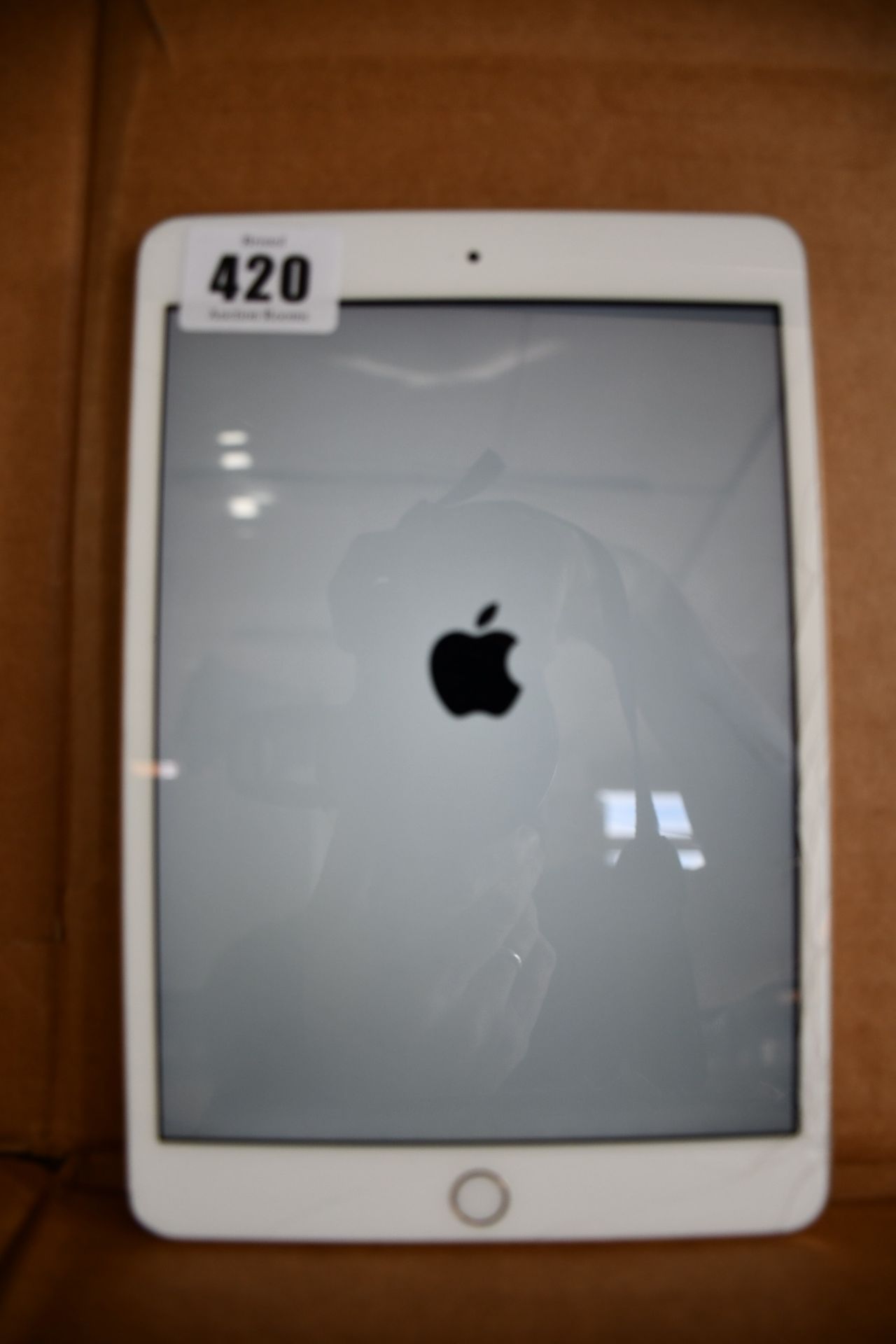 A pre-owned Apple iPad mini 3 (Wi-Fi Only) A1559 64GB in Gold (Serial:F4KP60QMG5V6) (Activation