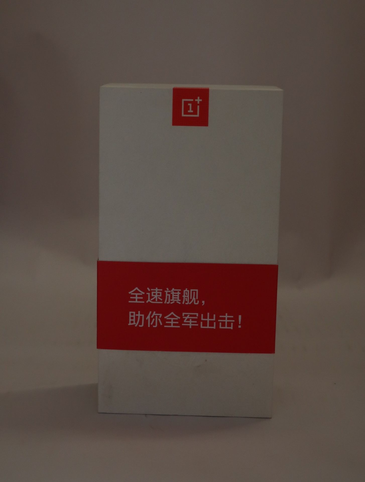 A boxed as new OnePlus 6T A6010 8GB RAM/128GB ROM in Midnight Black (IMEI: 869386040802996) (Two pin