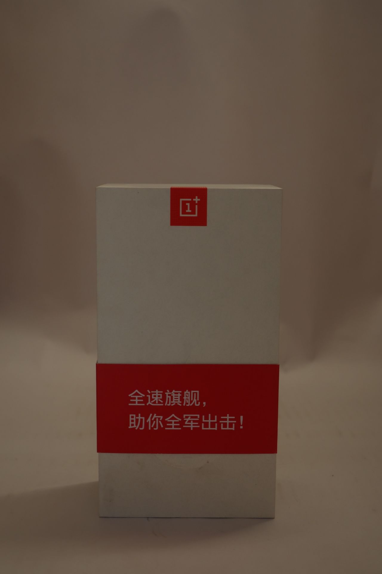 A boxed as new OnePlus 6T A6010 8GB RAM/128GB ROM in Midnight Black (869386041872071) (Two pin