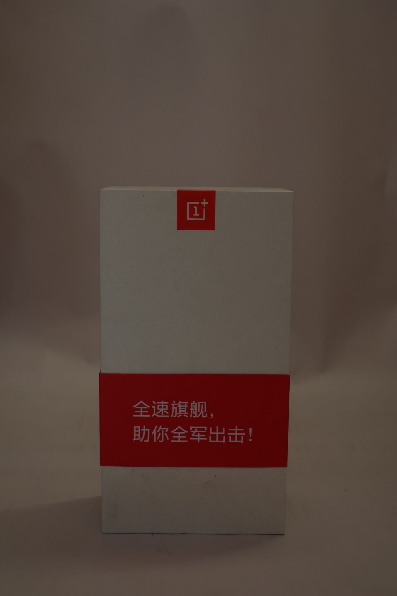 A boxed as new OnePlus 6T A6010 8GB RAM/128GB ROM in Midnight Black (869386040802350) (Two pin