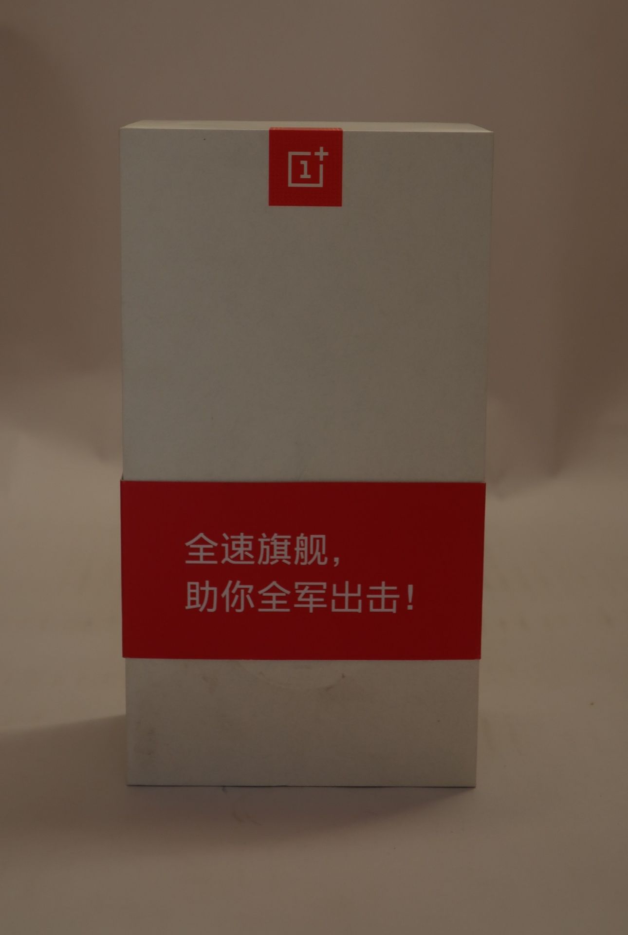 A boxed as new OnePlus 6T A6010 8GB RAM/128GB ROM in Midnight Black (869386040811351) (Two pin