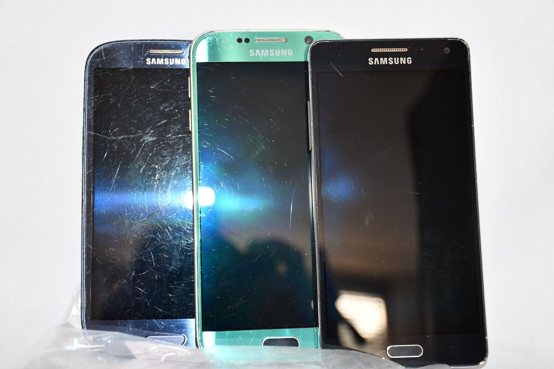 Three pre-owned smartphones (All FRP Clear): A Samsung Galaxy S6 SM-G920F 64GB (IMEI: