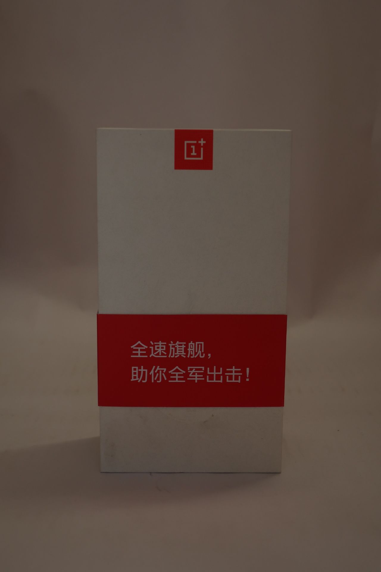 A boxed as new OnePlus 6T A6010 8GB RAM/128GB ROM in Midnight Black (869386040857818)(Two pin plug