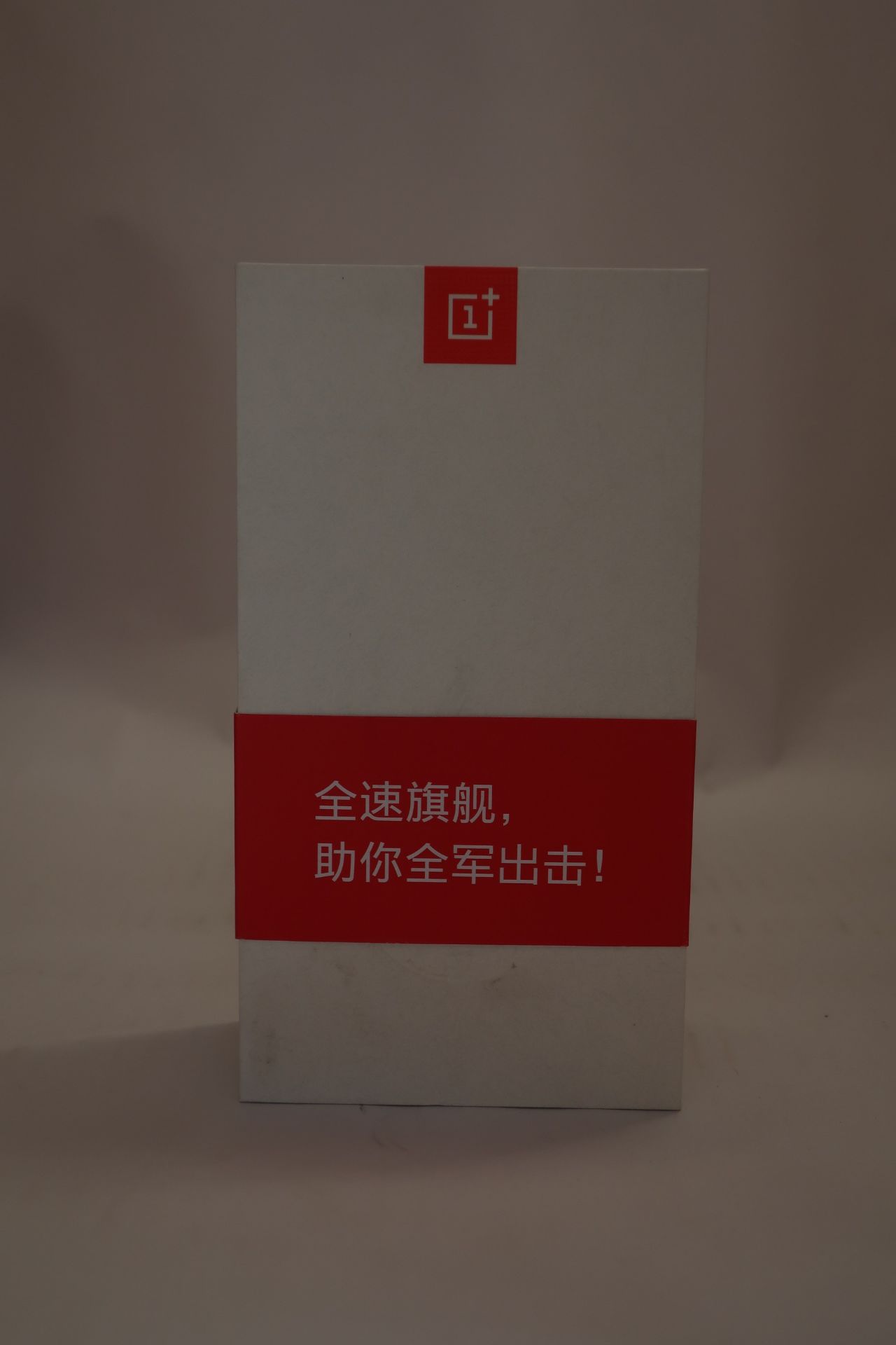 A boxed as new OnePlus 6T A6010 8GB RAM/128GB ROM in Midnight Black (869386041489256) (Two pin