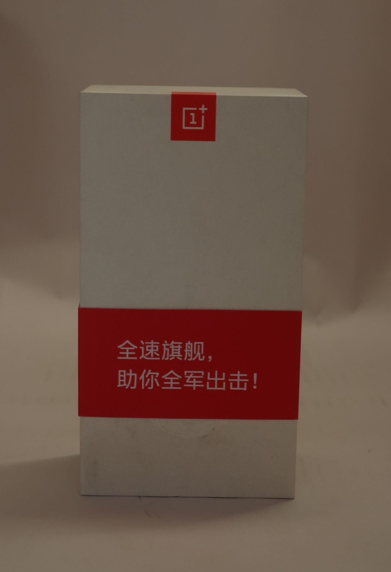 A boxed as new OnePlus 6T A6010 8GB RAM/128GB ROM in Midnight Black (IMEI: 869386040734595) (Two pin
