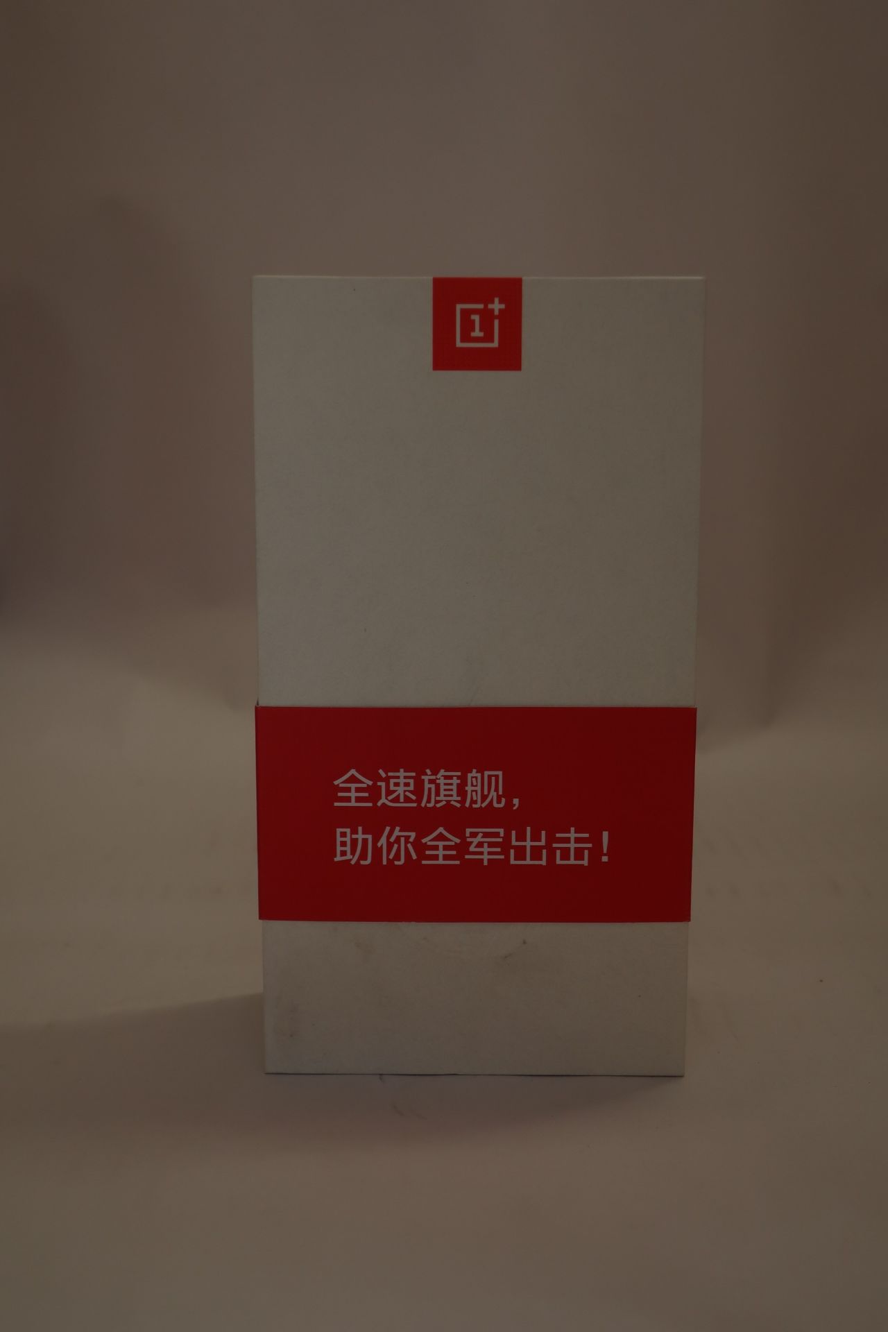 A boxed as new OnePlus 6T A6010 8GB RAM/128GB ROM in Midnight Black (869386040770391) (Two pin