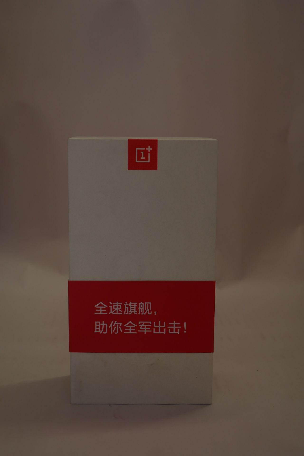 A boxed as new OnePlus 6T A6010 8GB RAM/128GB ROM in Midnight Black (869386040810551) (Two pin