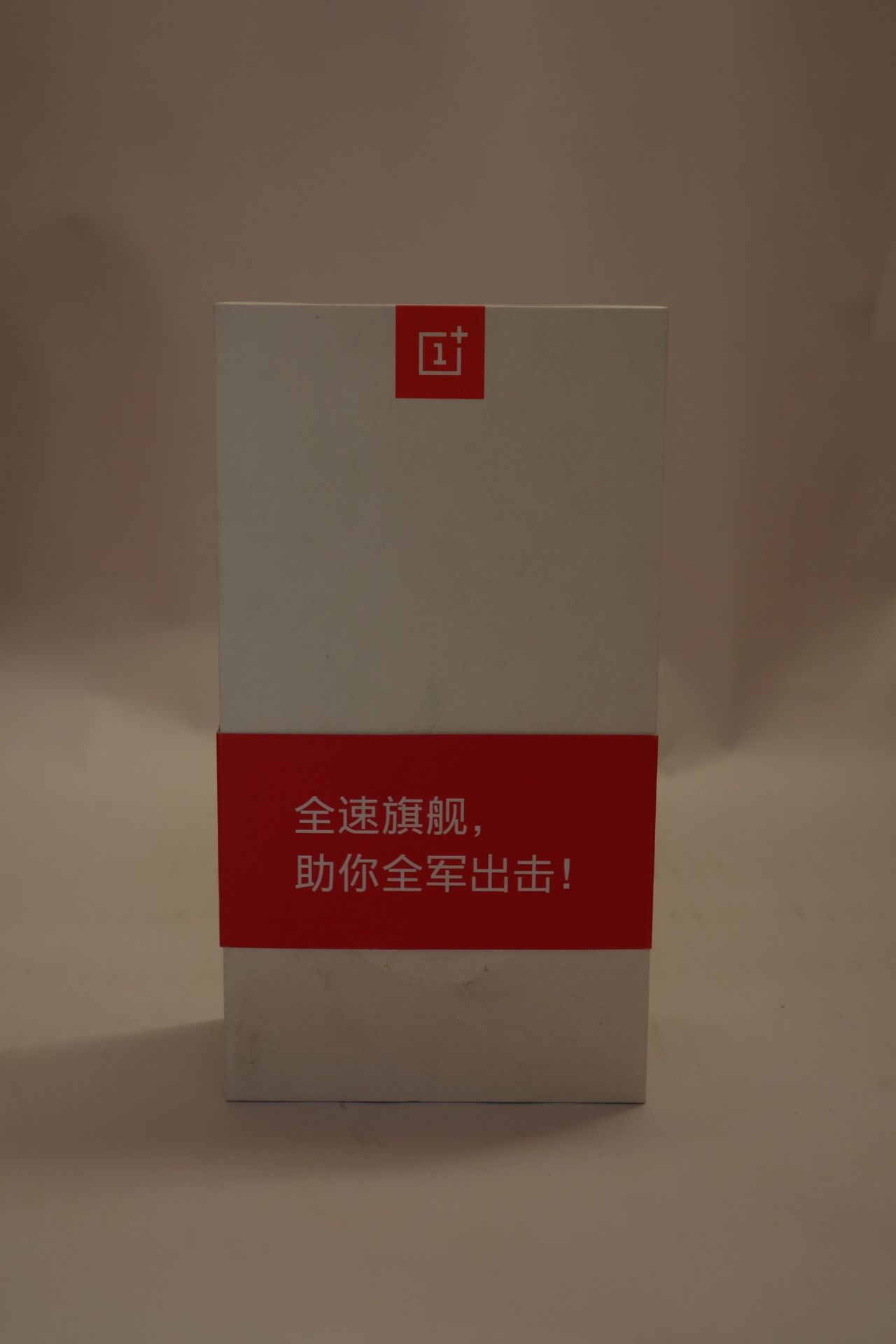 A boxed as new OnePlus 6T A6010 8GB RAM/128GB ROM in Midnight Black (869386040762471) (Two pin