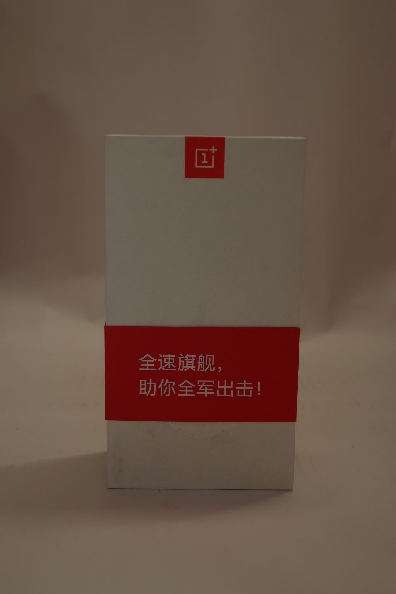 A boxed as new OnePlus 6T A6010 8GB RAM/128GB ROM in Midnight Black (869386040811393) (Two pin