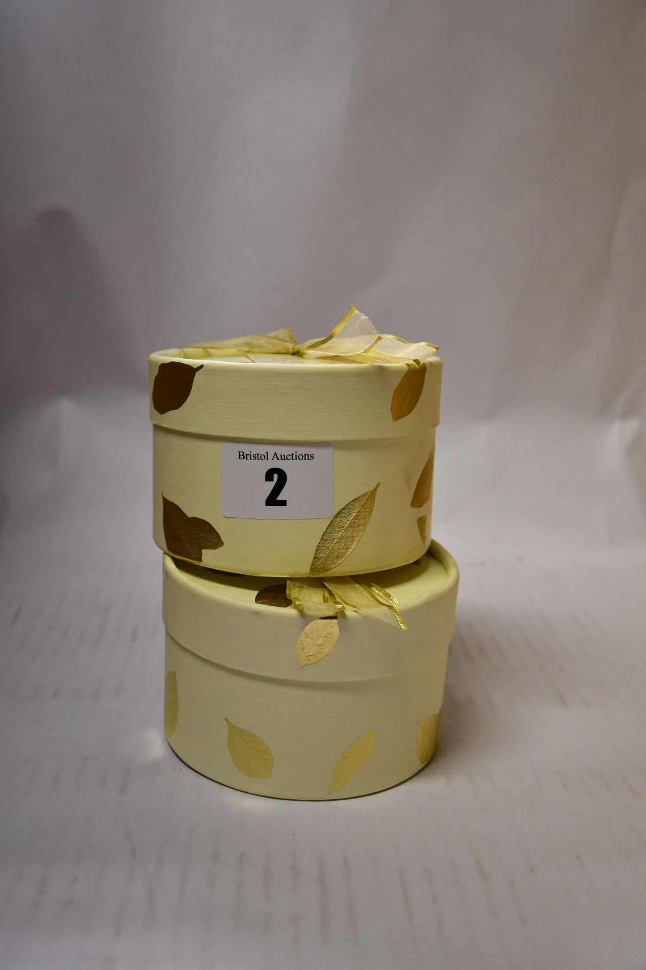 Four Thymes Goldleaf perfumed dusting powder.