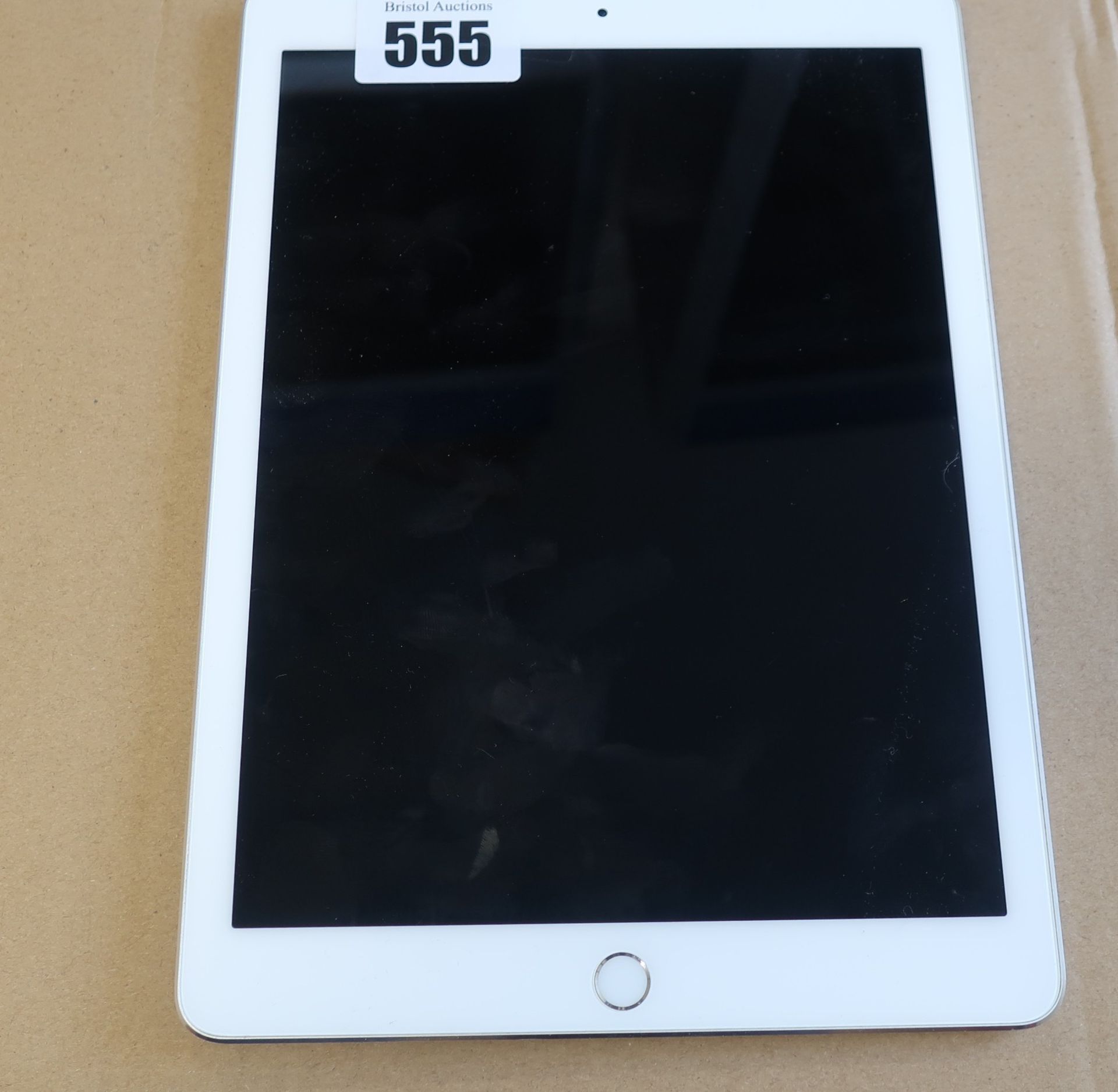 A pre-owned Apple iPad Pro 9.7" (Wi-Fi/Cellular) A1674 128GB in Silver (IMEI: 355448071118477) (