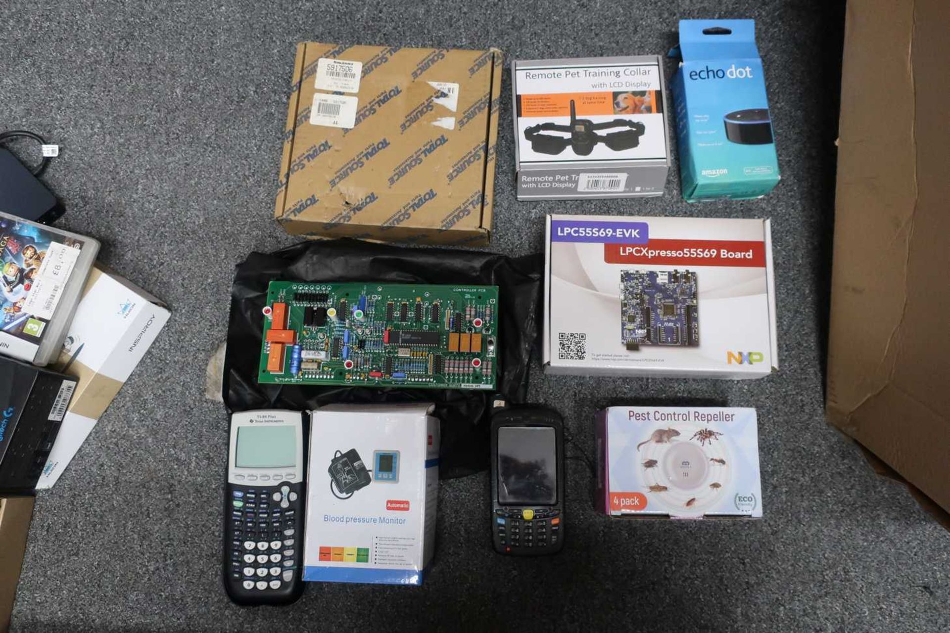 A box of assorted new and pre-owned electronic and computing items and accessories. - Image 6 of 7