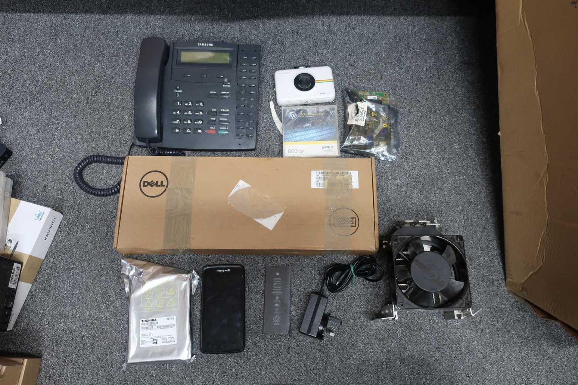 A box of assorted new and pre-owned electronic and computing items and accessories. - Image 7 of 7